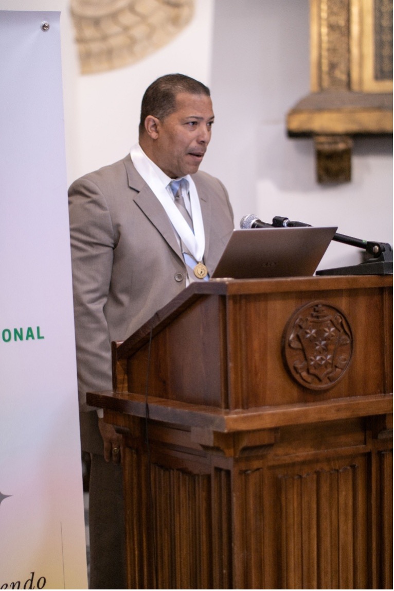 Trayectoria profesional del Dr. Francisco J. Milian Rodríguez